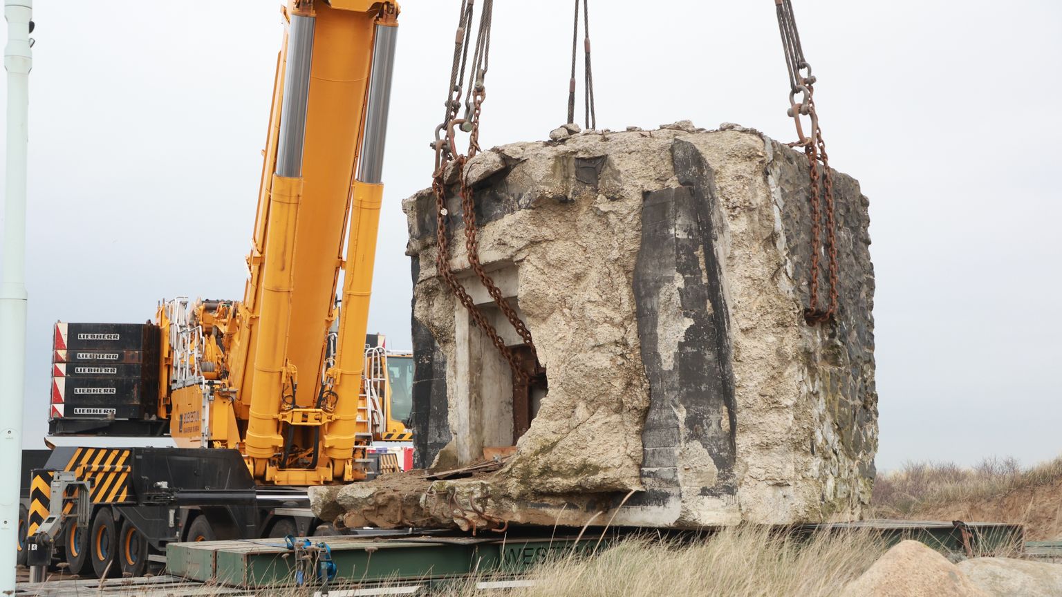 Oude 'verzetsbunker' Soldaat van Oranje op definitieve plek geplaatst