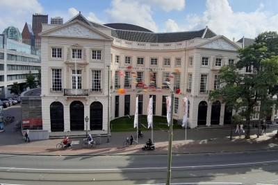 2105	Koninklijke Schouwburg Den Haag	Maggy Doolhoff